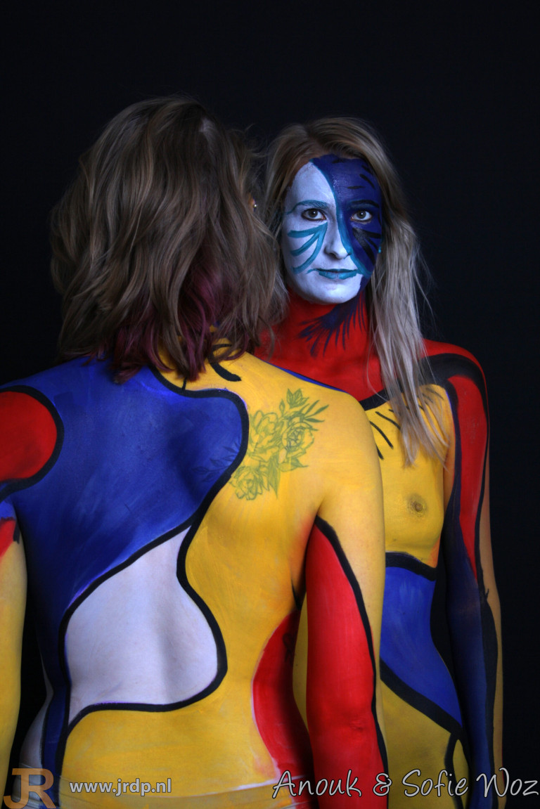 Datum: 12-07-2018
Modellen (v.l.n.r.): Anouk & Sofie Woz
Bodypainter: Anoniem Datum: 12-07-2018
Modellen (v.l.n.r.): Anouk & Sofie Woz
Bodypainter: Anoniem
