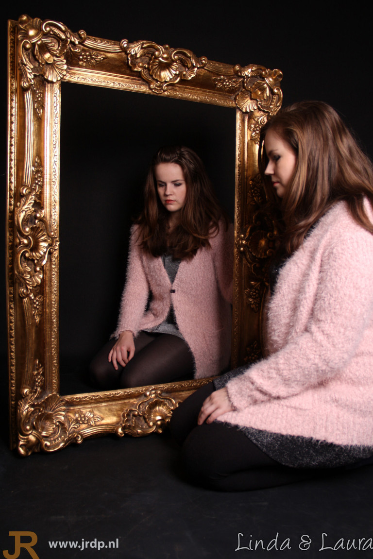 Datum: 27-12-2015
Modellen (v.l.n.r.): Linda & Laura
MUA: Laura Datum: 27-12-2015
Modellen (v.l.n.r.): Linda & Laura
MUA: Laura