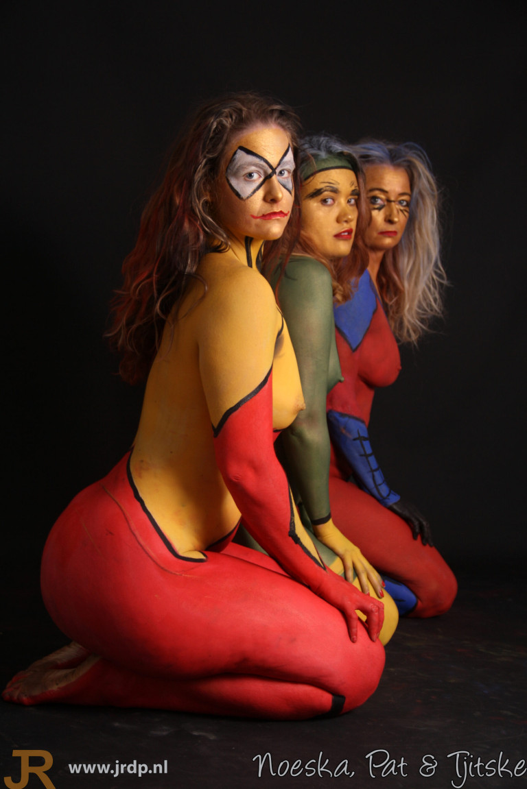Datum: 21-10-2018
Modellen (v.l.n.r.): Noeska, Tjitske en Pat
Bodypainters: Karel & Anoniem Datum: 21-10-2018
Modellen (v.l.n.r.): Noeska, Tjitske en Pat
Bodypainters: Karel & Anoniem
